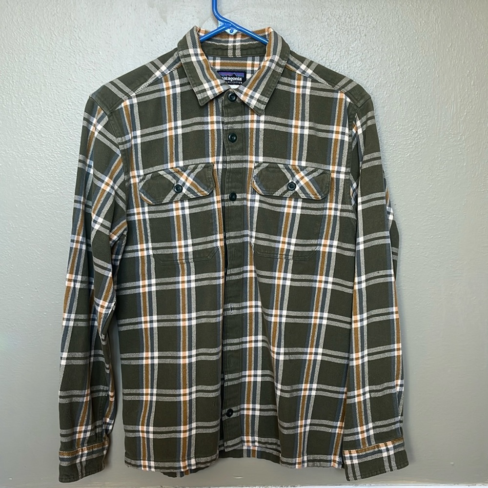 Flannel long sleeve button down
